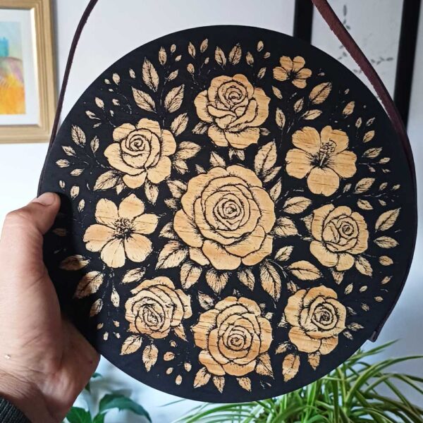 Plaquinha Decorativa Redonda em Madeira - Flores - Imagem 2